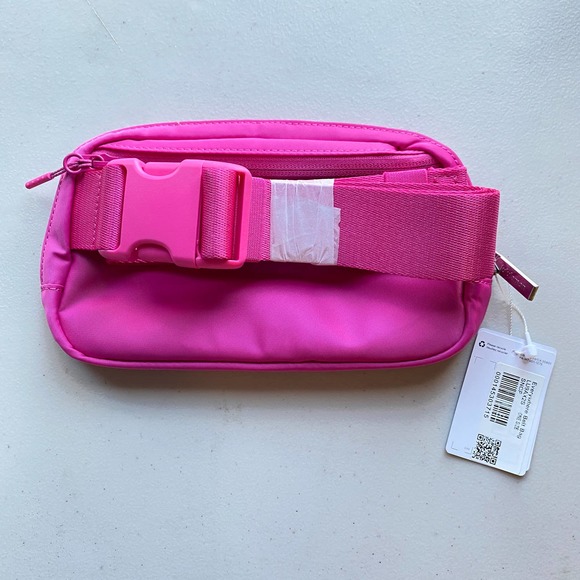 NWT Lululemon Everywhere Belt Bag 1L Sonic Pink Fall Limited Color BarbieCore - Picture 5 of 11